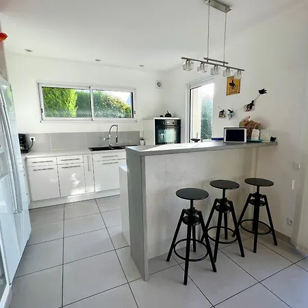 Holiday home Maison Spacieuse 3 Ch. Avec Jardin, Proche Du Centre, Parking, Wifi - Fr-1-231-198 *