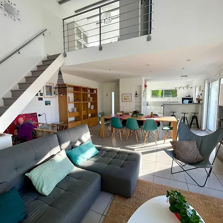 Σπίτι διακοπών Maison Spacieuse 3 Ch. Avec Jardin, Proche Du Centre, Parking, Wifi - Fr-1-231-198